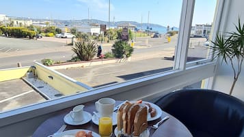 Daily full breakfast for a fee
