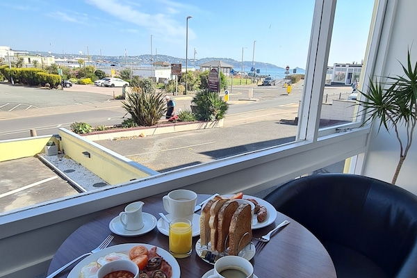Daily full breakfast for a fee