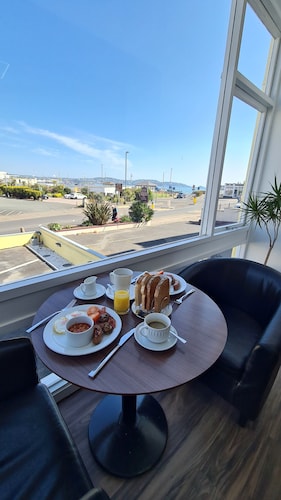 Torland Seafront Hotel