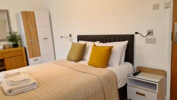 Comfort Double room | 2 Schlafzimmer, Allergikerbettwaren, Pillowtop-Betten, Schreibtisch