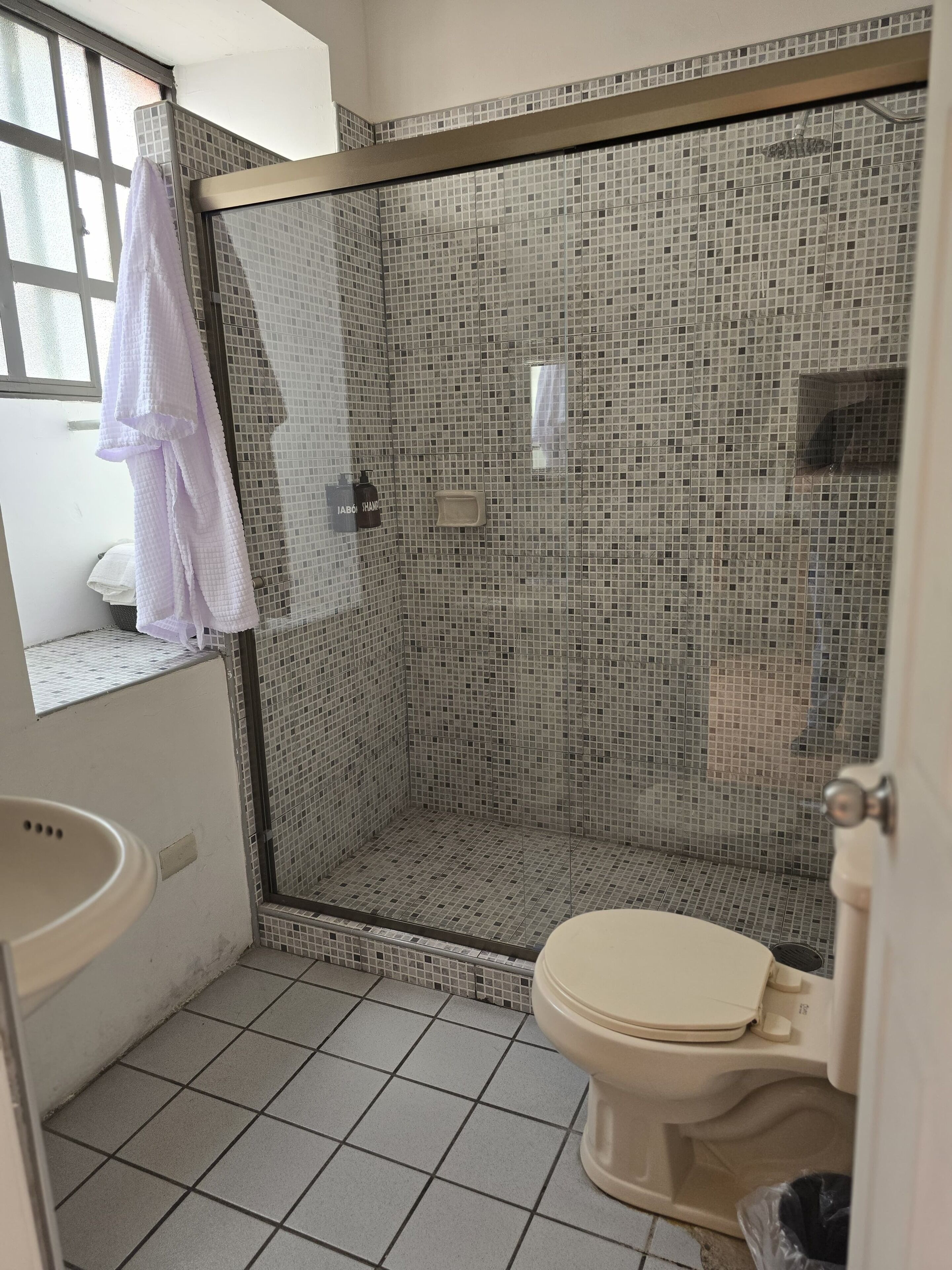 executive room | living area | 29-inch plasma tv with premium tv channels, tv