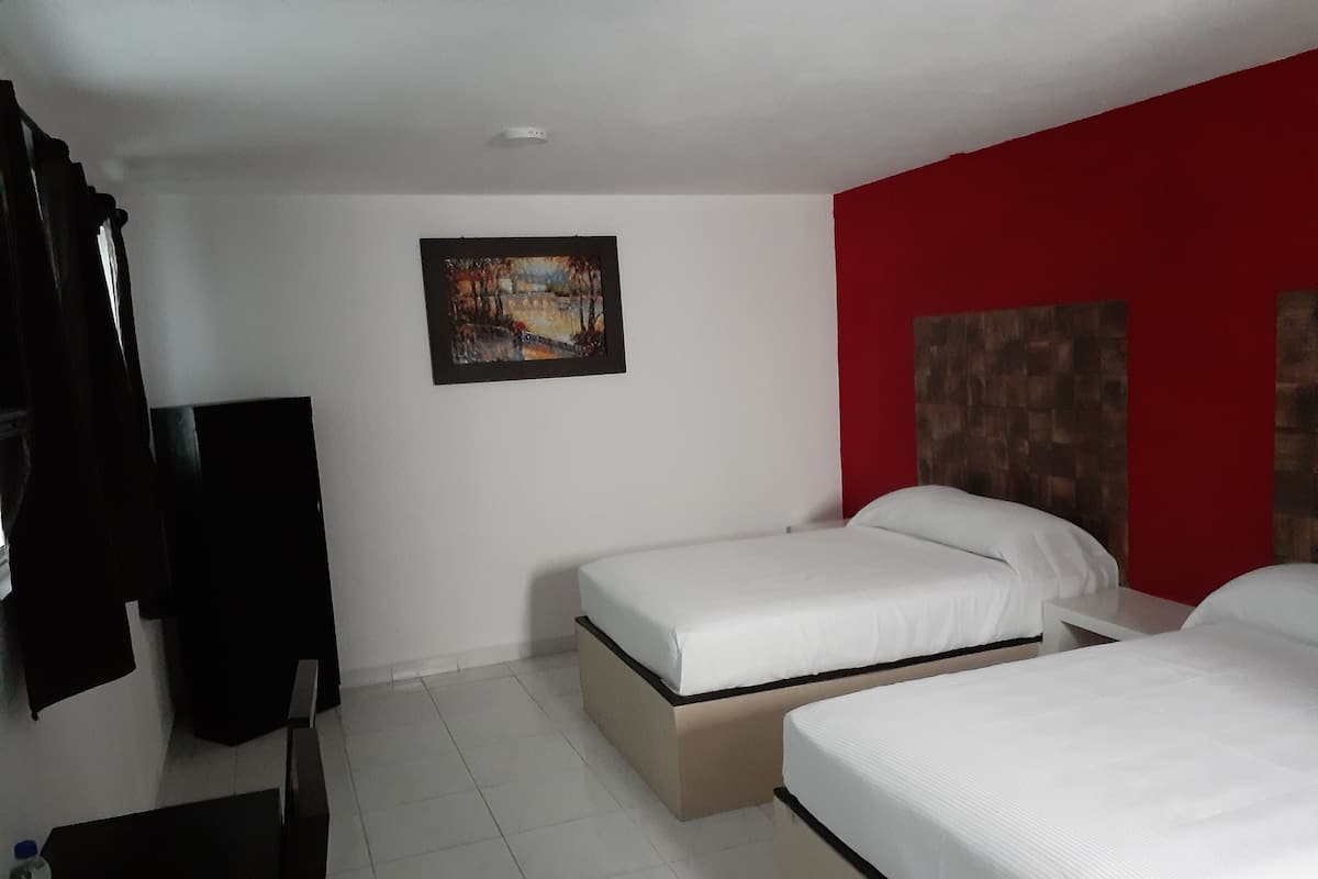 Basic Double Room | WiFi (free), individually decorated, individually furnished, bed sheets