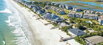 Tidal Canal Beach House, Dog Friendly, Dock, Screened Porch, Easy Walk to Beach