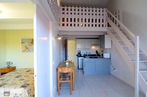 2 slaapkamers, een strijkplank/strijkijzer, beddengoed