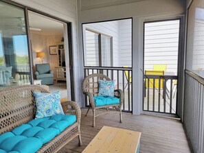 Terrace/patio - Second Row Condo, Covered Parking, Creek Dock, 2 Pools, Easy Access to Beach (Pawleys Island)