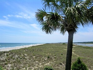 Beach nearby - Second Row Condo, Covered Parking, Creek Dock, 2 Pools, Access to 7-Mile Beach (Pawleys Island)