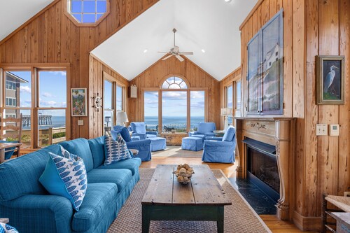 Charming Oceanfront Beach House, Panoramic Ocean View, Dog Friendly, Grill