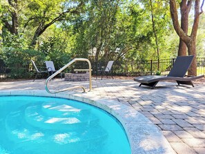 Pool - Private Pool Beach House, Dog Friendly, Easy Walk to Beach, Bike Path Nearby (Pawleys Island)