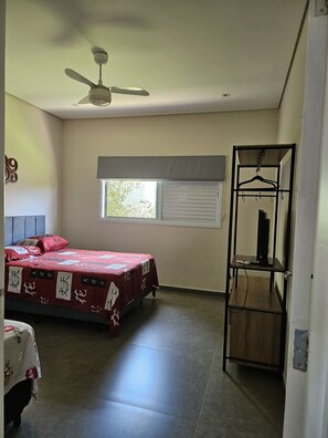 4 habitaciones, escritorio, wifi gratis y ropa de cama 