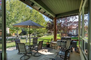 屋外ダイニングエリア