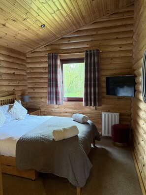 2 bedrooms, iron/ironing board, free WiFi, bed sheets - Bamburgh Log Cabin Felmoor Park (Morpeth)