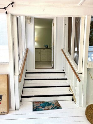 Interior - Sea Turtle Cottage 🐢 Pet-Friendly + Walk to Beach + Fenced Yard (Gulfport)