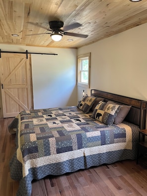 2 habitaciones, escritorio, tabla de planchar con plancha y wifi gratis