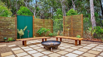 11 Naiad Court - Rainbow Shores. Pool, walk to beach. Wifi