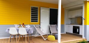 Outdoor dining - The Pearl of the North .... (Anse-Bertrand)