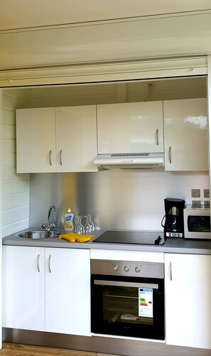 Fridge, microwave, oven, stovetop - The Pearl of the North .... (Anse-Bertrand)