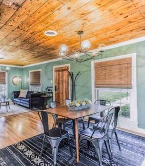 Dining - The Baby Blue Cottage - Fixer Upper, Season 3 (Waco)