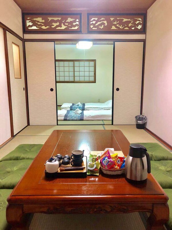 House (Private Vacation Home) | 3 bedrooms, free WiFi - Yi Huai Xuan (Higashi-osaka)