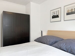 2 Schlafzimmer, Schreibtisch, kostenloses Internet