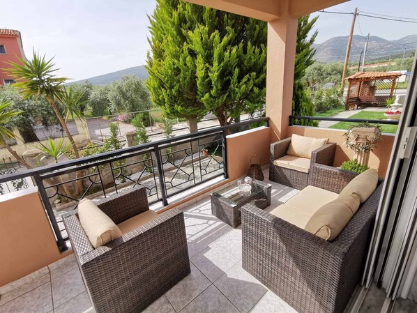 المنطقة المحيطة بالمنشأة