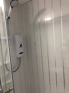 Een douche, toiletpapier