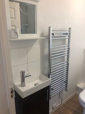 Dusj og toalettpapir