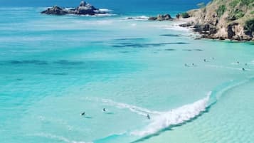 Beach nearby, sun-loungers, beach towels