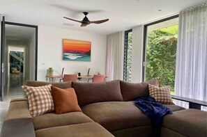 Älytelevisio, kirjoja, stereot