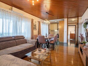 TV - Vacation home Ivana by Interhome (Brac/Selca)