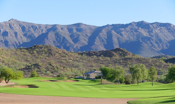 Golf - Gold Canyon Getaway - 4 bed House with Heated Pool and Stunning Mountain Vistas (Gold Canyon)