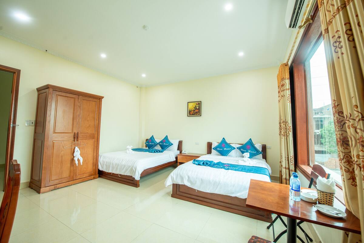 Family Quadruple Room | Minibar, desk, WiFi (free)