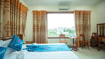 Deluxe Double Room | Minibar, desk, free WiFi