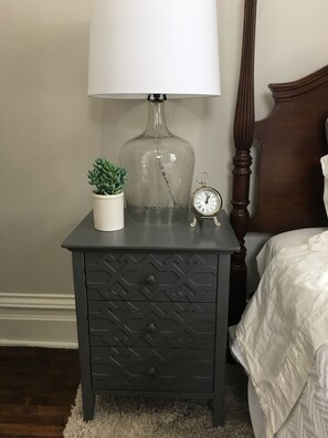 3 habitaciones, escritorio, tabla de planchar con plancha y wifi gratis 