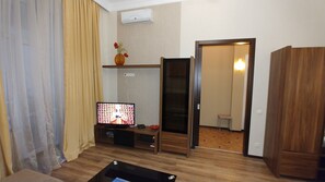 Interior - One-room 5a Baseina str Near Kreshchatik Centre (Kyiv)