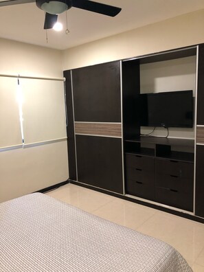 2 habitaciones, tabla de planchar con plancha, wifi y ropa de cama 