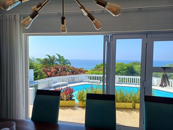 สมาร์ททีวี 32 นิ้ว พร้อมช่องดิจิตอล, Netflix, บริการสตรีมมิ่ง