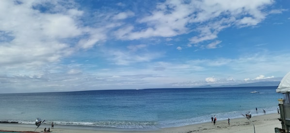 Beach/ocean view - Myra and Medelaine's Space Rental (Puerto Galera)