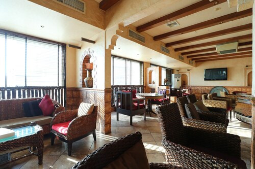 OYO 112 Semiramis Hotel