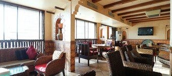 OYO 112 Semiramis Hotel