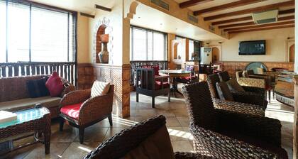 OYO 112 Semiramis Hotel