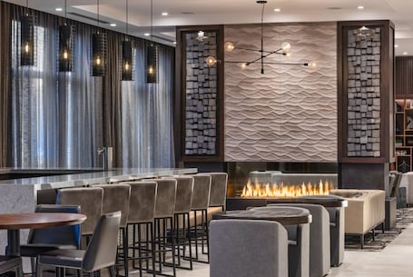 Bar (on property). Staybridge Suites Boston Logan Airport - Revere by IHG