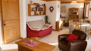 TV - Méribel apartment perfect for skiers with balcony and parking (Méribel)