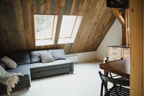 Deluxe Suite | Living area