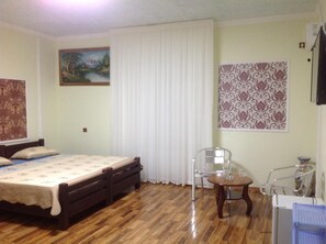In-room safe, individually decorated, desk, blackout curtains - Fernando (Bukhara)