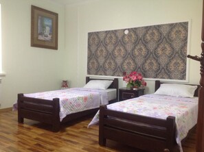 In-room safe, individually decorated, desk, blackout drapes - Fernando (Bukhara)