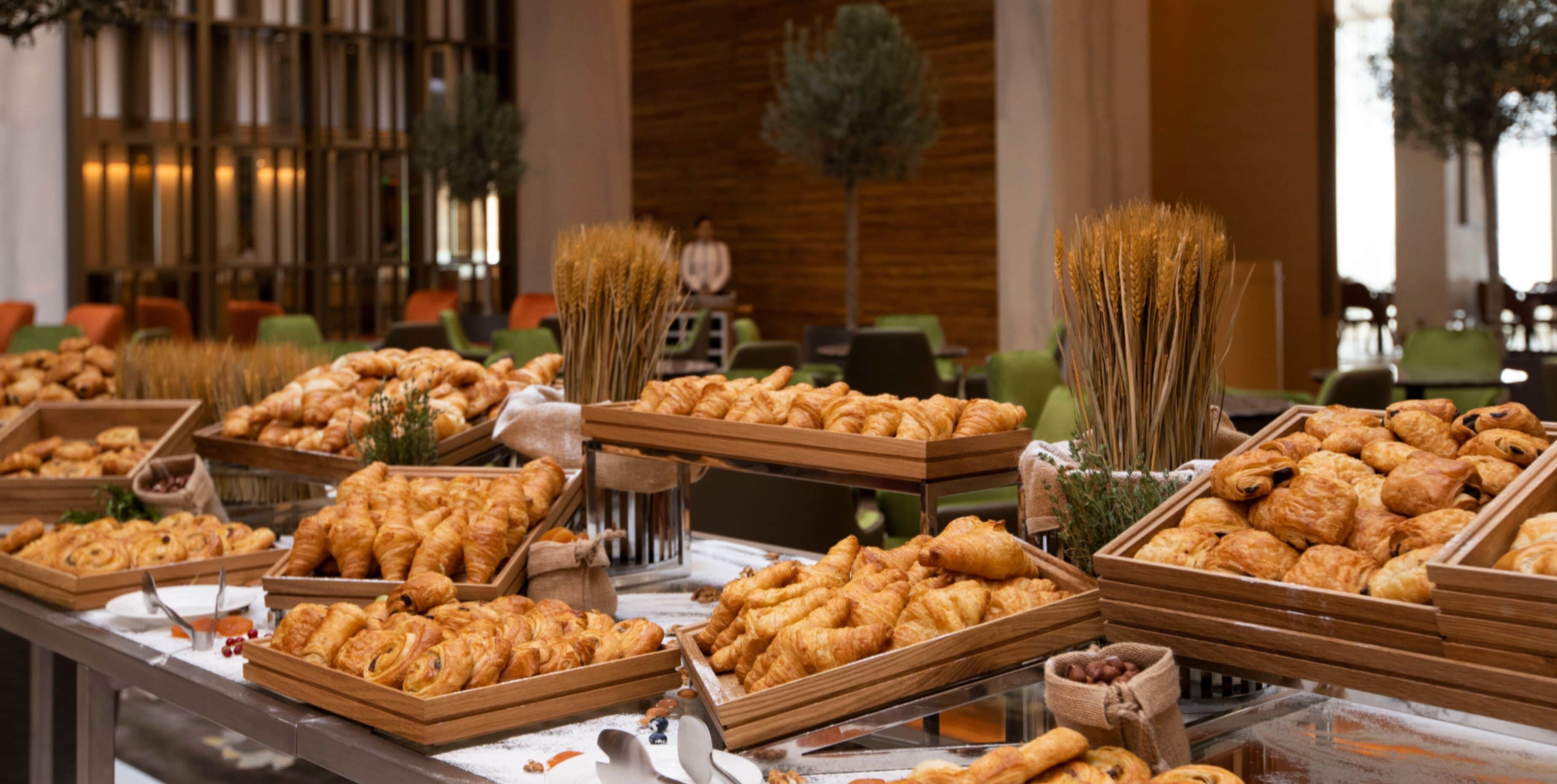 Petit déjeuner buffet (140 AED par personne)