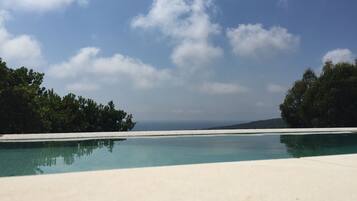 Outdoor pool, an infinity pool