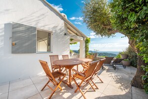 Outdoor dining - Panoramic sea view villa La Croix Valmer Peninsula of Saint Tropez (La Croix-Valmer)