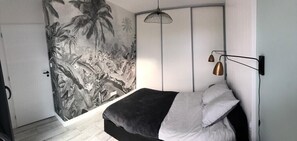 3 bedrooms, iron/ironing board, travel cot, free WiFi