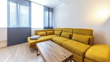 Fernseher, Stereoanlage